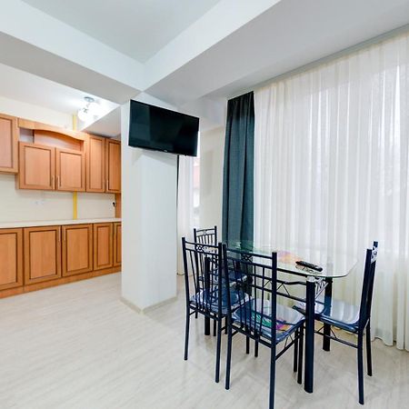 Catherine Hotel Chişinǎu Buitenkant foto