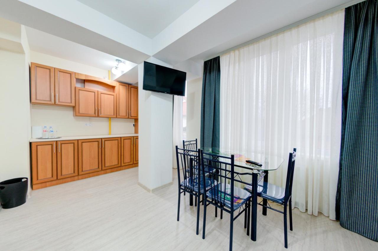 Catherine Hotel Chişinǎu Buitenkant foto