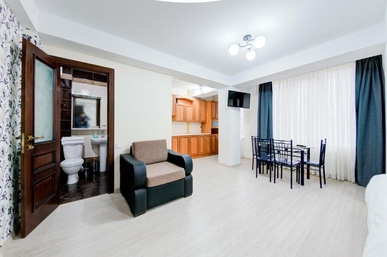Catherine Hotel Chişinǎu Buitenkant foto